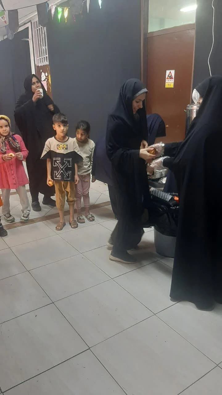 دانش‌آموزان مدرسه امیرالکبیر در مراسم شهادت حضرت فاطمه زهرا (س)